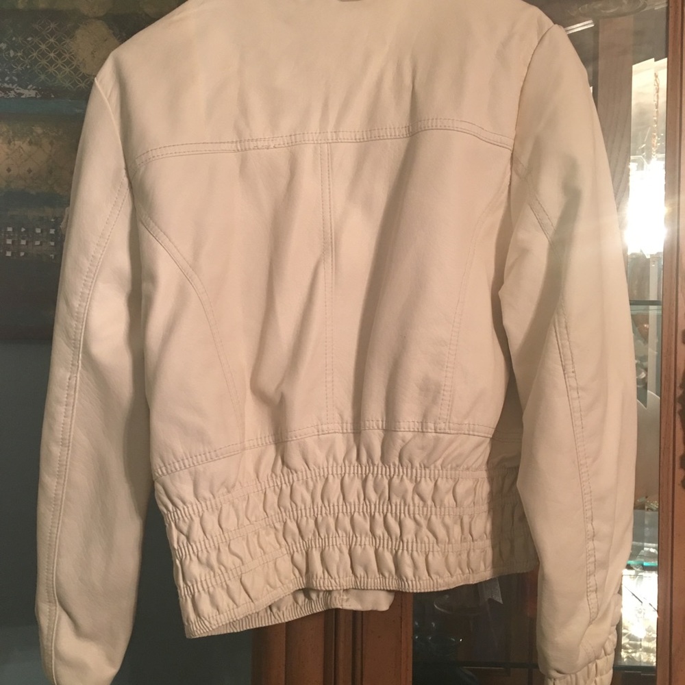 White fall jacket - Picture 4 of 4